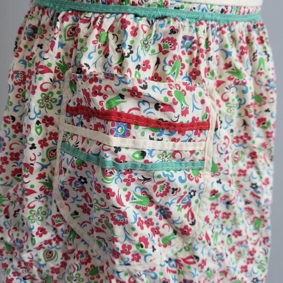 VINTAGE 60s floral print tie waist half apron with pocket and ruffle OS‎ - Picture 4 of 9
